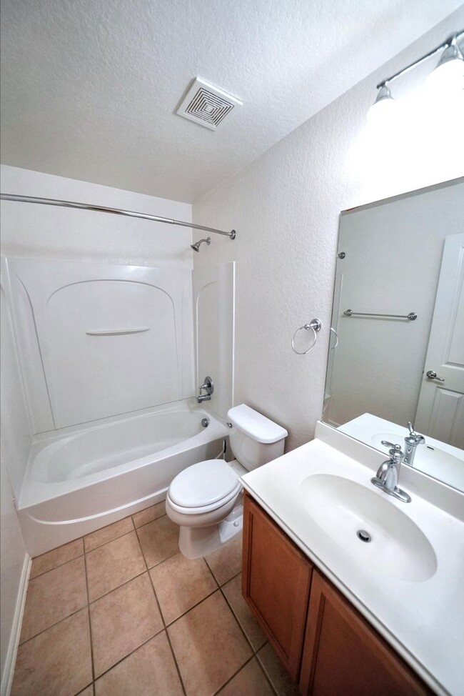 Building Photo - Charming 3-Bedroom Home in Schertz - Great...
