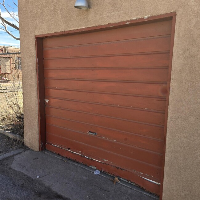 Building Photo - 205 Madison St NE