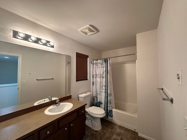 Building Photo - Silver Lake Area Rental