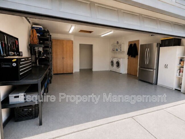 Building Photo - 121 Jordan Ave