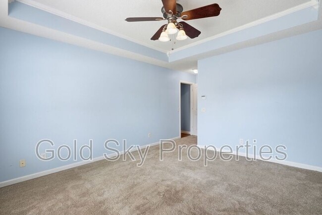 Building Photo - 124 Hall St