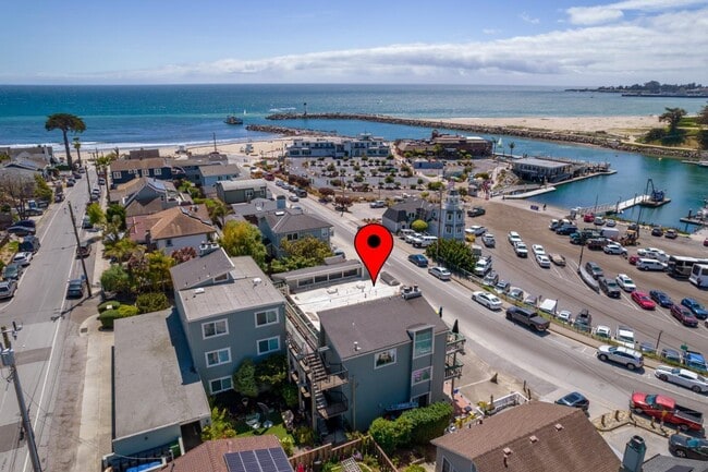 Building Photo - 200 5th Ave