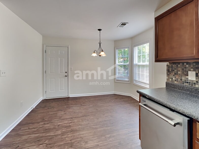 Building Photo - 3805 Hawk Tail Drive