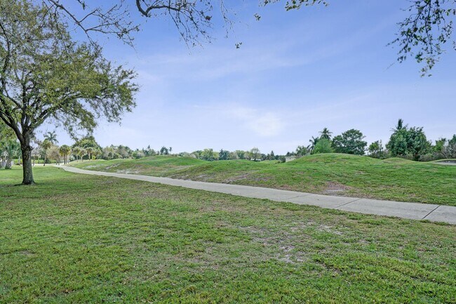 Building Photo - 6700 E Tropical Way