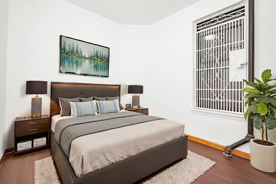 Building Photo - 86 E 3rd St