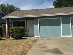 Building Photo - 3325-3327 Jayanne Way