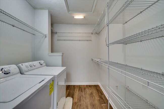 Building Photo - 150 Portofino Ln SW