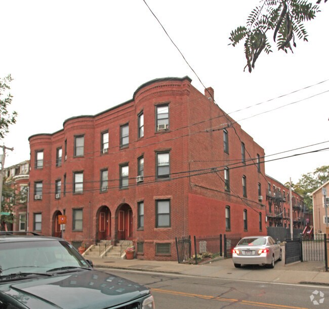 Cutlas Apartments - Columbia St.