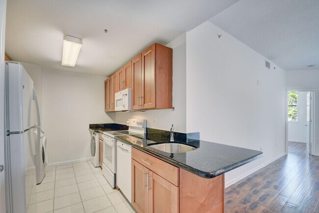 Building Photo - 2020 Greenview Shores Blvd