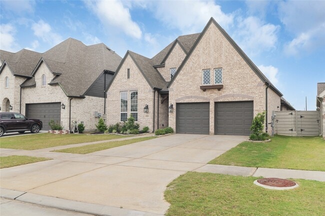 Building Photo - 5122 Walnut Grv Ln
