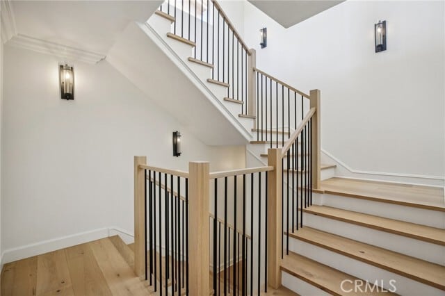 Building Photo - 656 7th St