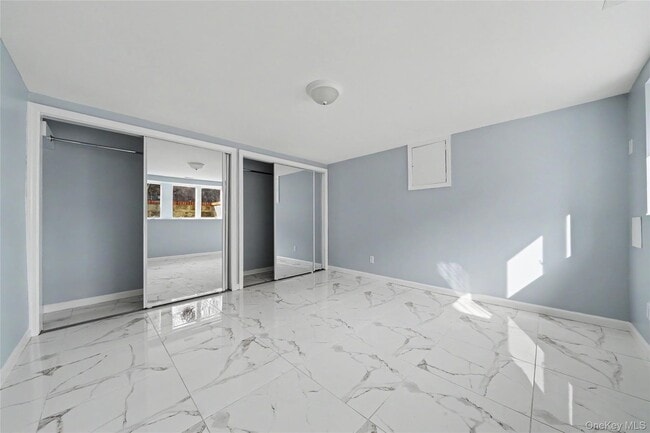 Building Photo - 635 E Lincoln Ave