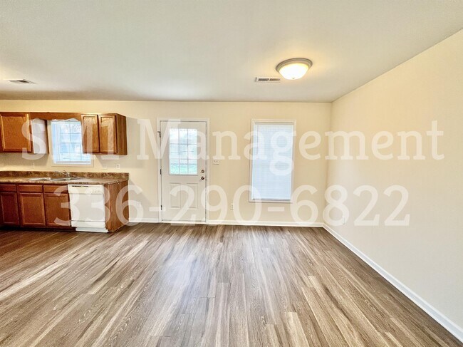 Building Photo - 121 Thomas St