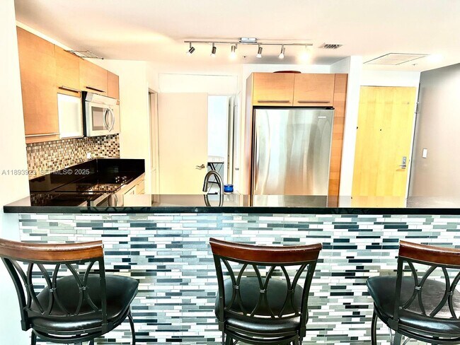 Building Photo - 253 NE 2nd St