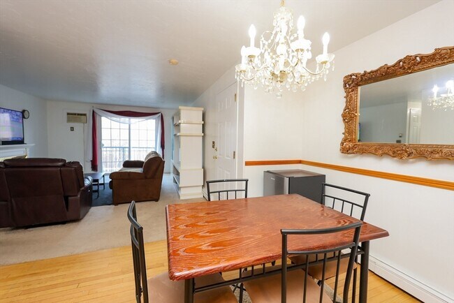 Building Photo - 610 S Franklin St