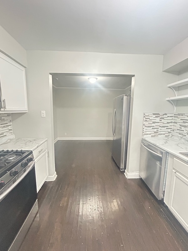 Building Photo - 8825 S Kenwood Ave