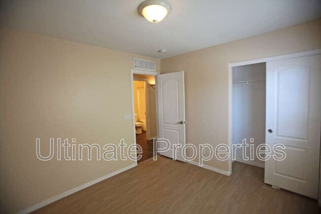 Building Photo - 21883 W Cocopah St