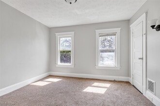 Building Photo - 9807 Parkgate Ave