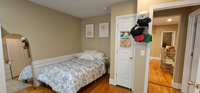 Building Photo - $500 Rebate Upon Closing! Luxury Apt. Near BU Campus.  Ht/HW Included.