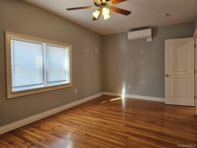 Building Photo - 3 Shadylawn Pl