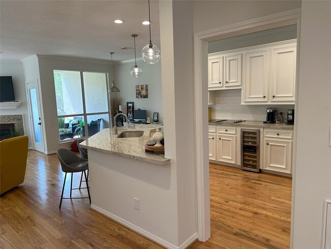 Building Photo - 309 Lakeside Ln