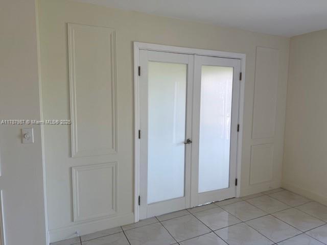 Building Photo - 6101 N Falls Cir Dr