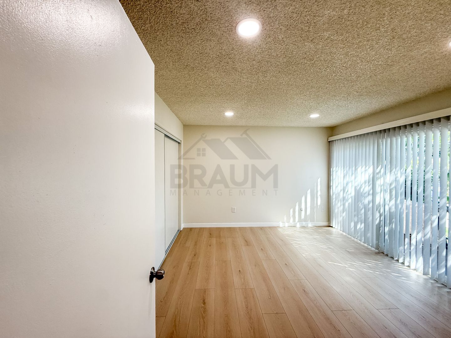 Building Photo - 5461 Kester Ave