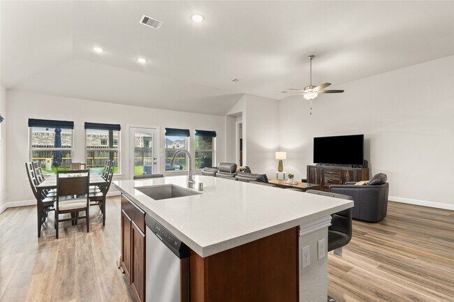 Building Photo - 6027 Thief River Fls Dr