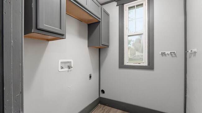 Building Photo - 279 Hudson Ave