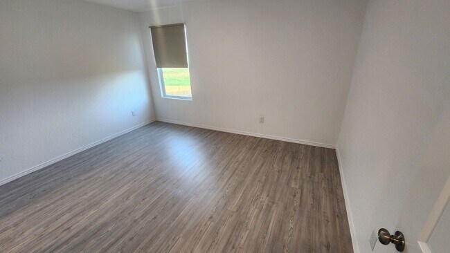 Building Photo - 2815 Charpak Dr