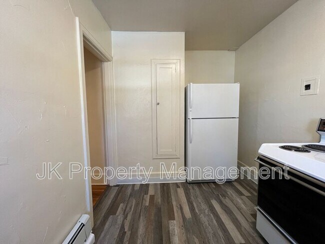 Building Photo - 20 18th St S