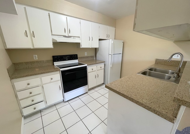 Building Photo - 4082 Valeta St