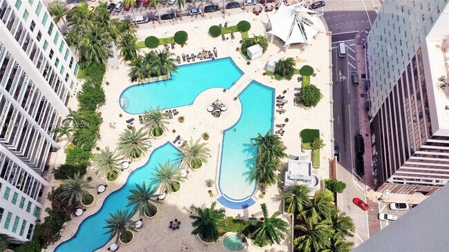 Building Photo - 253 NE 2nd St