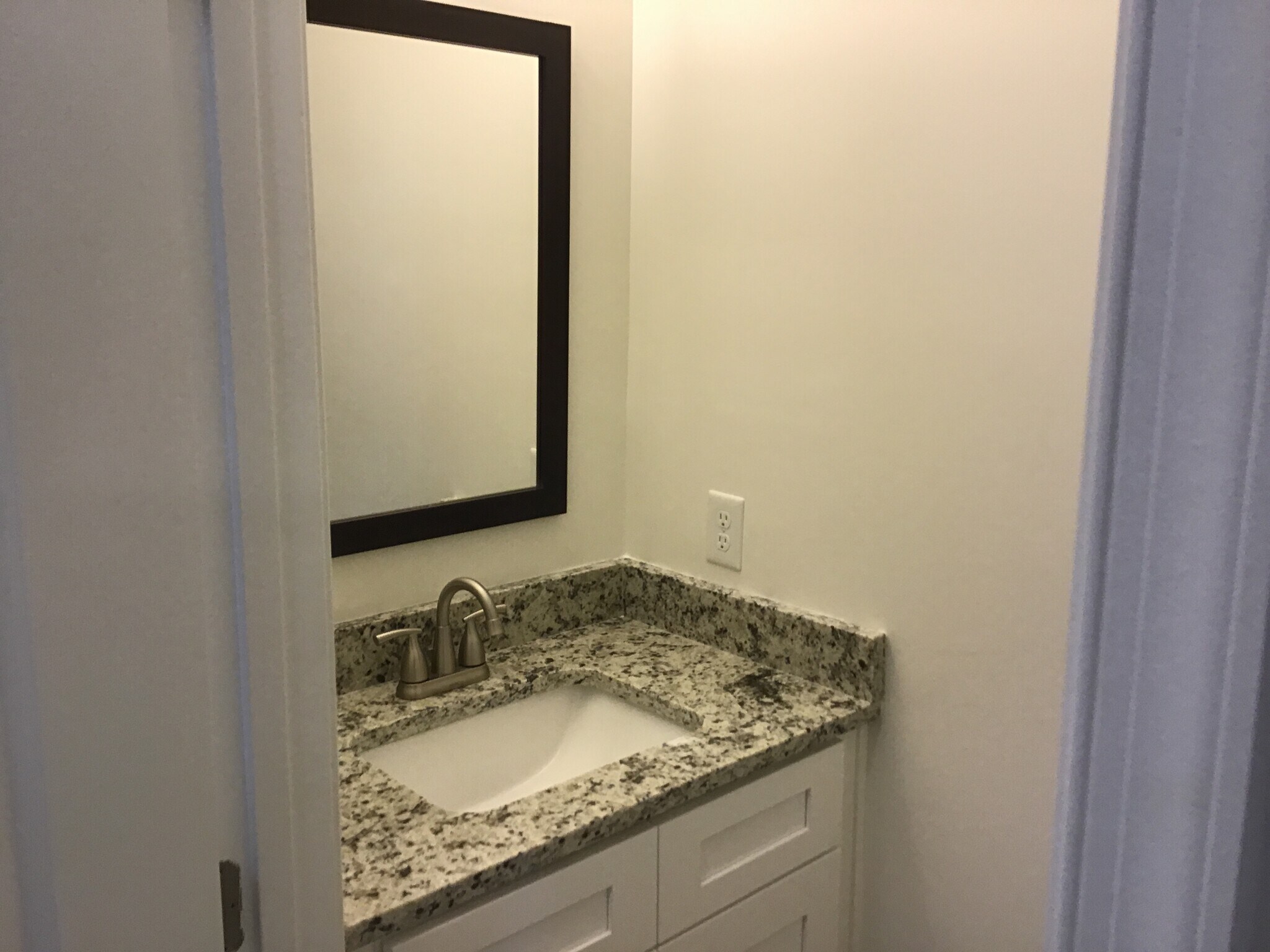 Building Photo - 233 Sandusky Ln