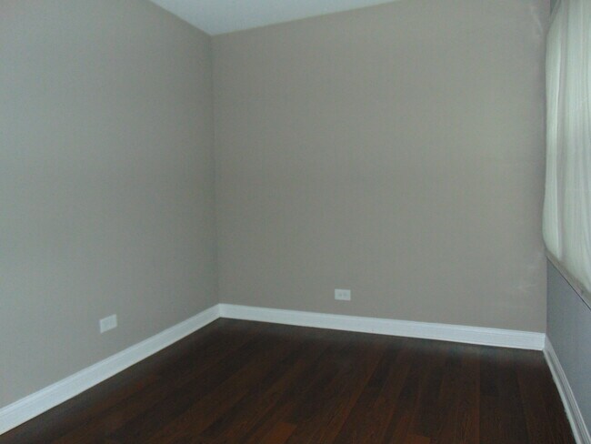 Building Photo - 5656 S May St