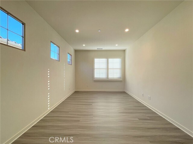 Building Photo - 119 Messenger