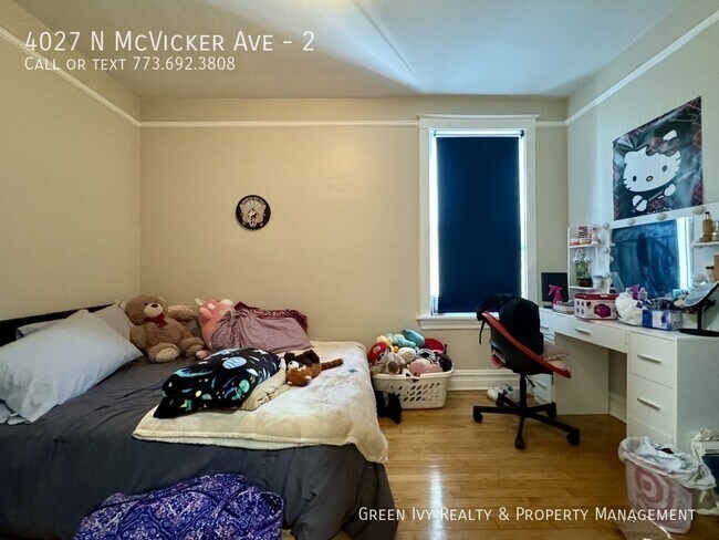 Building Photo - 4027 N McVicker Ave