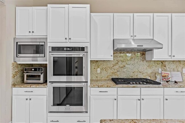 Building Photo - 9571 Eden Roc Ct