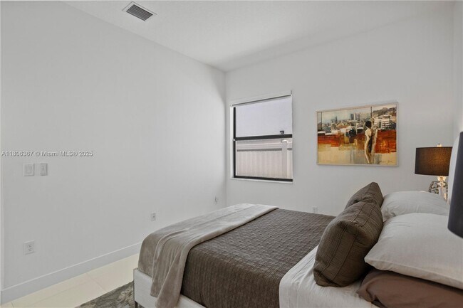 Building Photo - 4407 SW 175th Ave