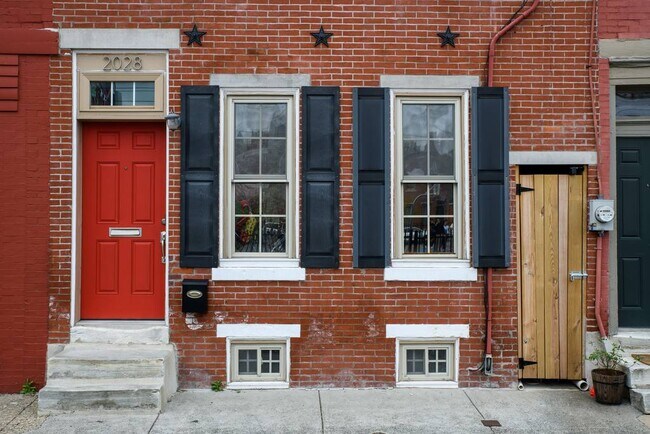 Building Photo - 2028 Webster St