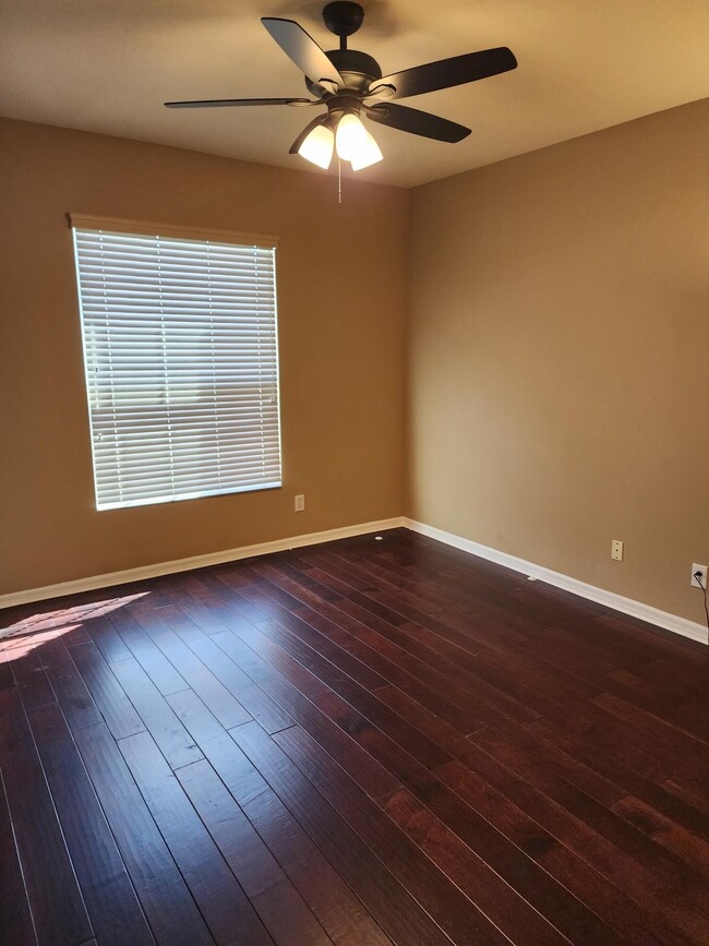 Building Photo - 3941 Orchard Dr