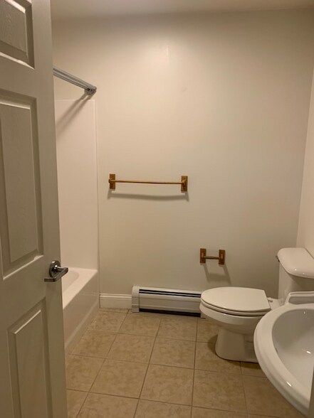 Building Photo - 62 Lincoln St