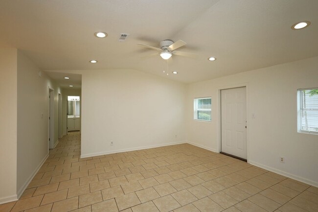 Building Photo - 2816 Kirkwood Cir