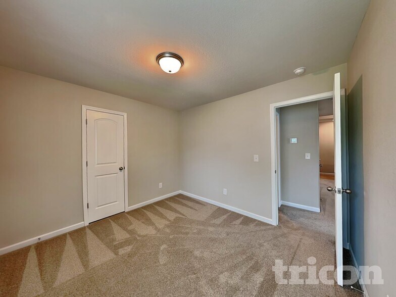 Building Photo - 201 Rustling Way