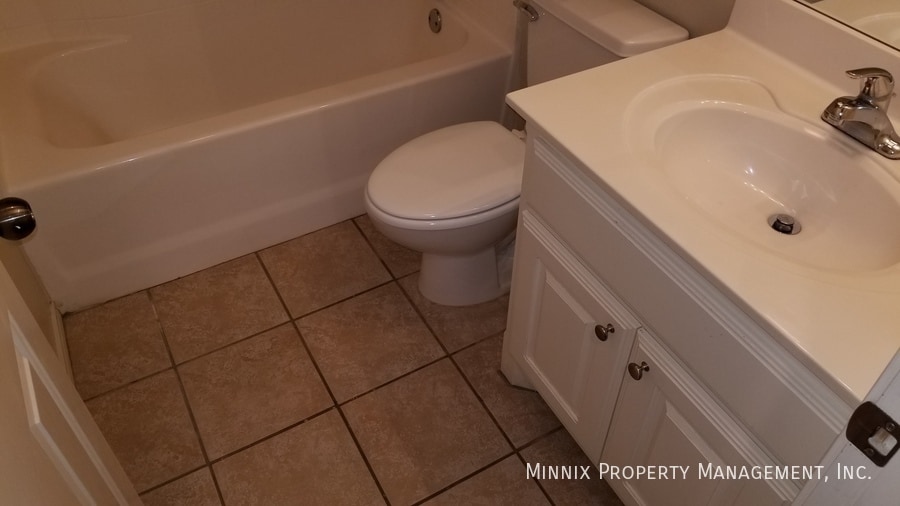 Building Photo - 3208 111th St