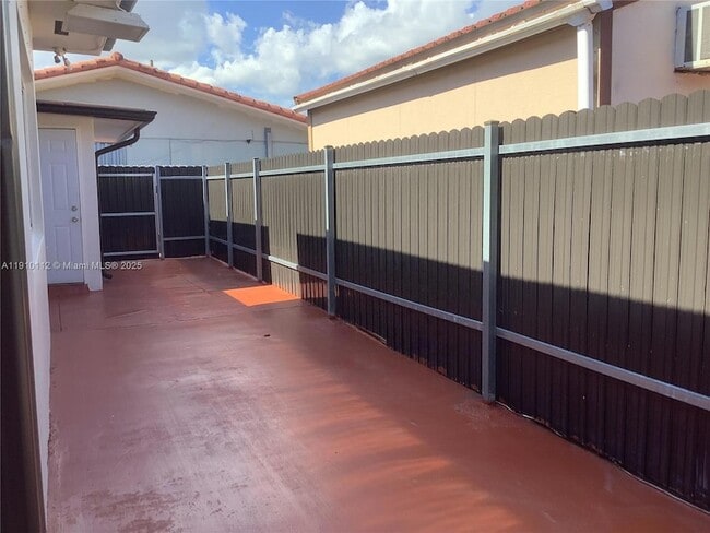 Building Photo - 7435 SW 23rd St