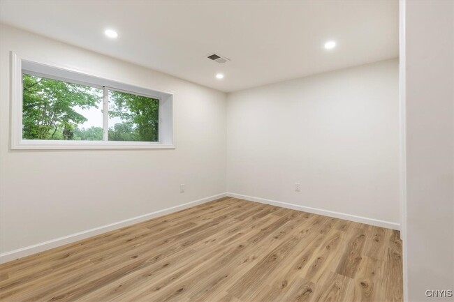 Building Photo - 7377 Merriman Rd