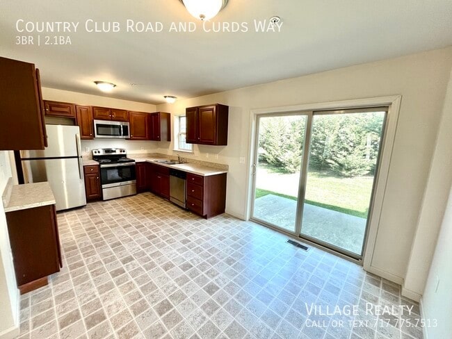 Building Photo - 721 Country Club Rd