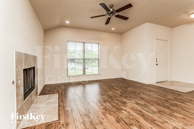 Building Photo - 603 Cardwell Dr