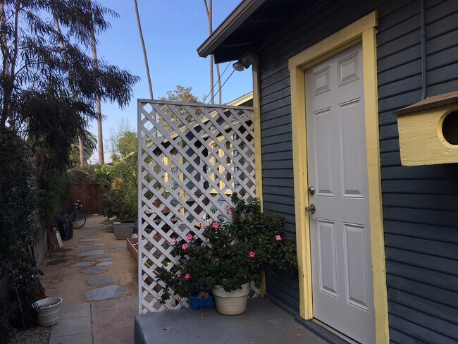 Building Photo - 658 San Juan Ave